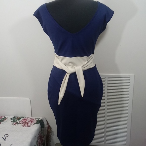 Blue and cream belted dress aline - Picture 6 of 7